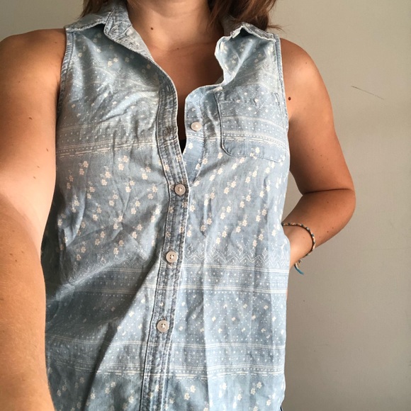 Collared American Eagle Top - Picture 2 of 3